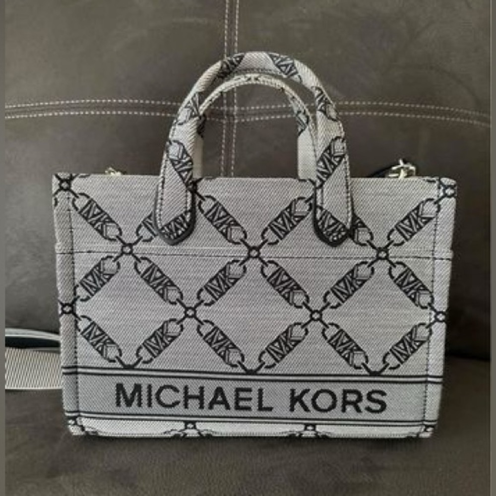 BRAND NEW MICHAEL KORS PURSE